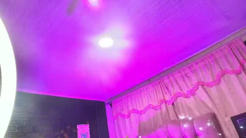 Loren online show from February 20, 11:43 pm