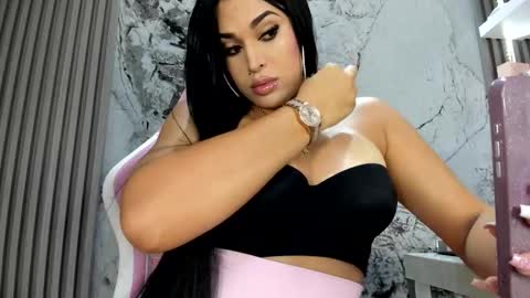 Doll Queen online show from November 15, 6:04 pm