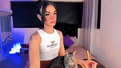 lesly lorena online show from February 1, 9:11 am