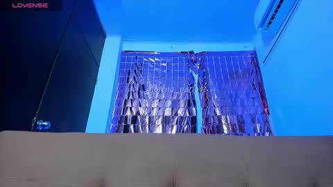 Lorena Parlove online show from February 26, 8:00 pm