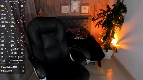 Snapshot of lorena_vieira_ chatting on December 5, 1:47 am Lorena Vieira online show from December 5, 1:47 am