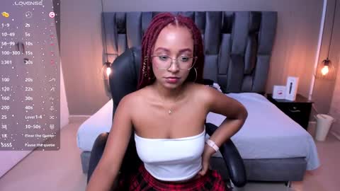 Snapshot of lorena_vieira_ chatting on December 6, 12:05 pm Lorena Vieira online show from December 6, 12:05 pm