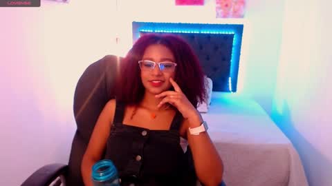 Snapshot of lorena_vieira_ chatting on January 18, 6:53 pm Lorena Vieira online show from January 18, 6:53 pm
