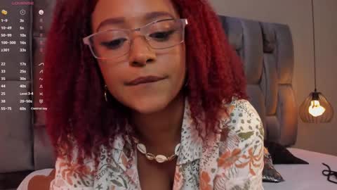 Snapshot of lorena_vieira_ chatting on February 7, 8:31 pm Lorena Vieira online show from February 7, 8:31 pm