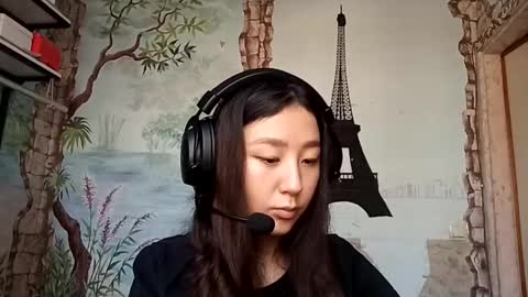 Snapshot of lorenelanosa chatting on November 30, 8:18 am Sofia online show from November 30, 8:18 am