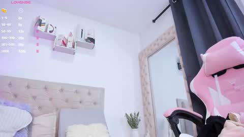 Snapshot of lorennahernandez chatting on October 10, 11:31 am Lorena online show from October 10, 11:31 am