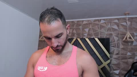  L O R E N Z O  Thumbs Up help  online show from January 30, 5:39 pm