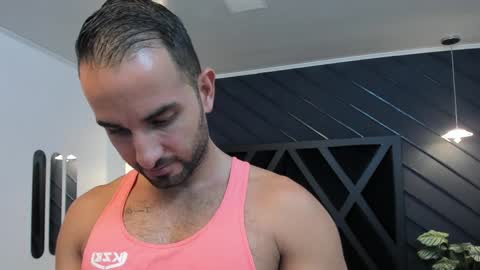  L O R E N Z O  Thumbs Up help  online show from February 7, 5:29 pm