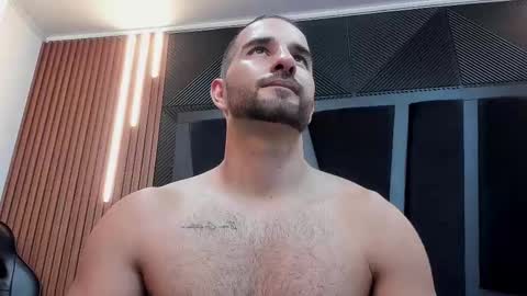  L O R E N Z O  Thumbs Up help  online show from September 27, 5:29 pm