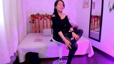 loretta_fraser online show from October 9, 12:58 pm