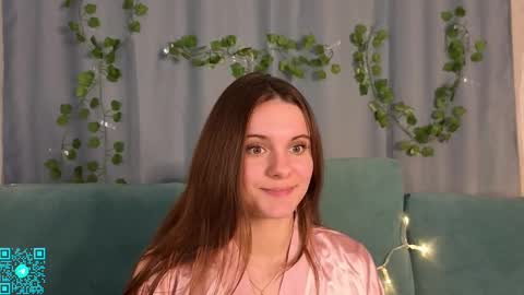 Chloe for Fan BlackHole online show from October 3, 6:38 pm