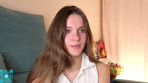 Chloe for Fan BlackHole online show from November 9, 5:22 pm