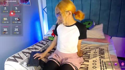 Snapshot of lorettmatthew chatting on October 23, 5:51 am LorettMatthew online show from October 23, 5:51 am