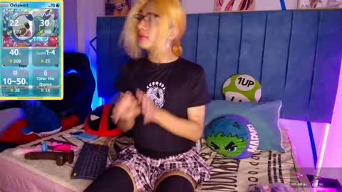 Snapshot of lorettmatthew chatting on November 8, 6:35 am LorettMatthew online show from November 8, 6:35 am