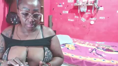 Snapshot of loretybighot chatting on September 22, 4:20 pm loretybighot online show from September 22, 4:20 pm