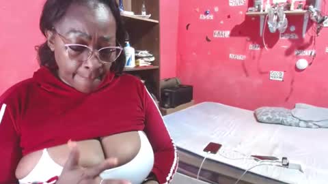 Snapshot of loretybighot chatting on October 9, 12:03 pm loretybighot online show from October 9, 12:03 pm