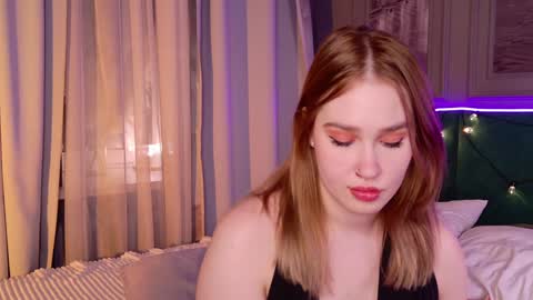 Snapshot of lori_mason chatting on December 5, 8:33 pm Lori online show from December 5, 8:33 pm