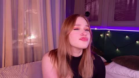 Snapshot of lori_mason chatting on December 8, 7:43 pm Lori online show from December 8, 7:43 pm