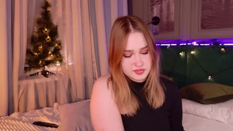 Snapshot of lori_mason chatting on December 15, 7:42 pm Lori online show from December 15, 7:42 pm