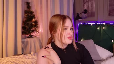 Snapshot of lori_mason chatting on December 23, 1:40 am Lori online show from December 23, 1:40 am
