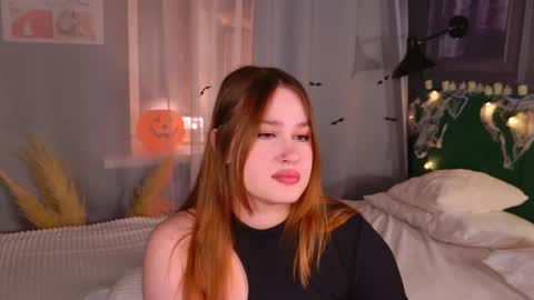 Lori online show from October 25, 6:57 pm