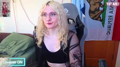 Snapshot of lori_myaf chatting on April 20, 3:48 pm Lori ----------------------------------- online show from April 20, 3:48 pm