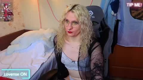 Snapshot of lori_myaf chatting on April 25, 1:52 pm Lori ----------------------------------- online show from April 25, 1:52 pm