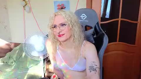 Lori -----------------------------------    online show from July 31, 1:54 pm