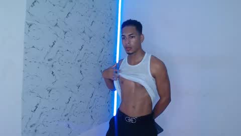 Snapshot of lorian_vikel chatting on September 12, 10:10 pm Lorian Vikel online show from September 12, 10:10 pm