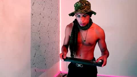 Lorian Vikel  online show from September 24, 10:35 pm