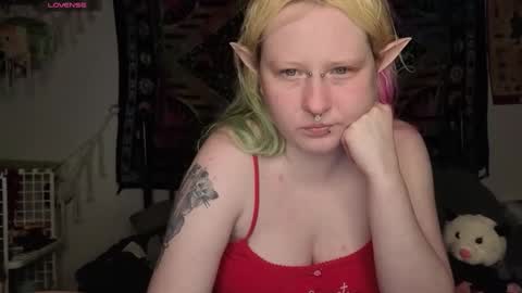 Lori Critter online show from May 16, 12:40 am