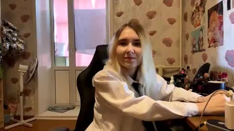 leedam online show from February 2, 9:52 am