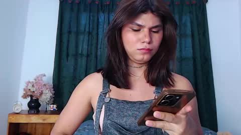 Snapshot of lorraine_baker chatting on December 2, 8:33 pm Lorraine online show from December 2, 8:33 pm
