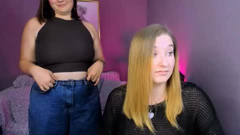 Lora for u online show from September 15, 7:58 pm