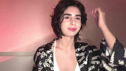 Amy online show from March 24, 2:44 pm