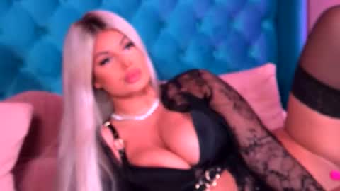 Snapshot of lorryskye chatting on November 24, 4:34 am Lorry online show from November 24, 4:34 am