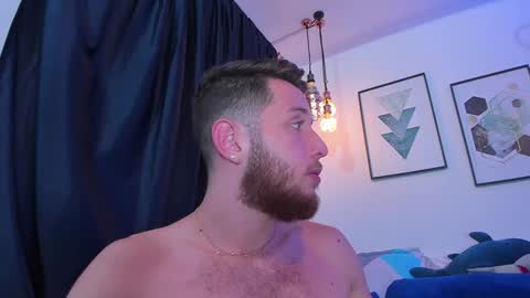 JUAN  JUAN online show from December 11, 11:00 pm