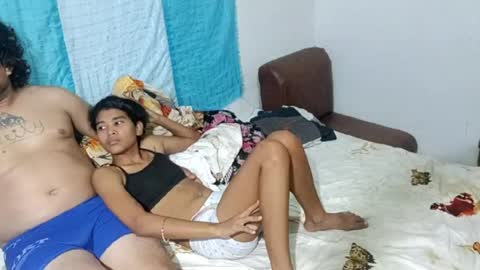 losexoticos01 online show from April 8, 3:39 am