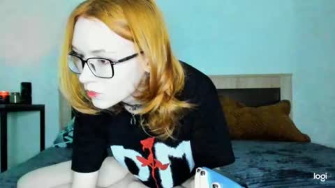 Snapshot of lostineden chatting on June 16, 7:38 pm Eden online show from June 16, 7:38 pm