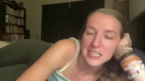 Snapshot of lothlori chatting on November 18, 2:50 am lothlori online show from November 18, 2:50 am