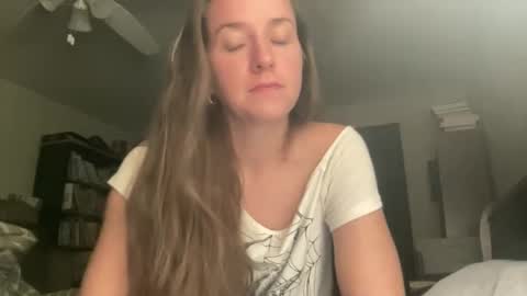 Snapshot of lothlori chatting on November 30, 12:14 am lothlori online show from November 30, 12:14 am