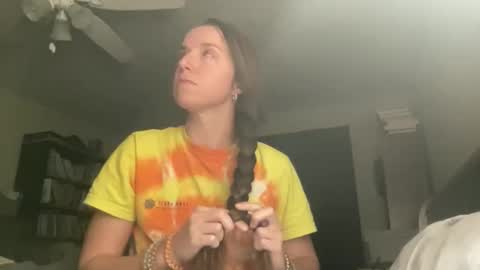 Snapshot of lothlori chatting on December 1, 2:27 am lothlori online show from December 1, 2:27 am