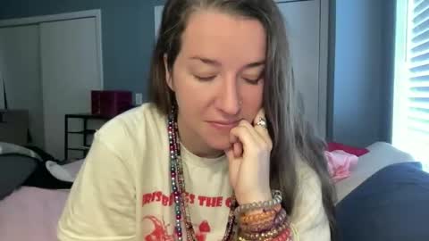 Snapshot of lothlori chatting on February 19, 2:24 pm lothlori online show from February 19, 2:24 pm