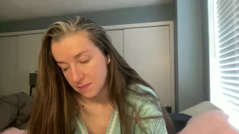 Snapshot of lothlori chatting on March 4, 12:55 pm lothlori online show from March 4, 12:55 pm