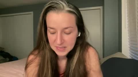 Snapshot of lothlori chatting on March 8, 11:41 pm lothlori online show from March 8, 11:41 pm