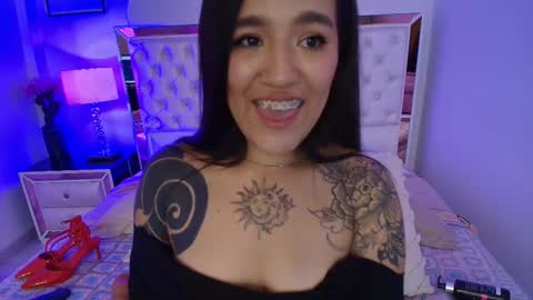 Snapshot of lottie_fox chatting on December 16, 4:06 am lottie_fox online show from December 16, 4:06 am