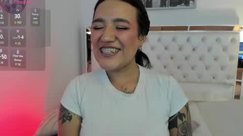 lottie_fox online show from January 8, 2:14 am