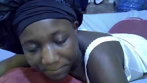 Snapshot of lotty_lavilla chatting on December 2, 1:00 am lotty_lavilla online show from December 2, 1:00 am