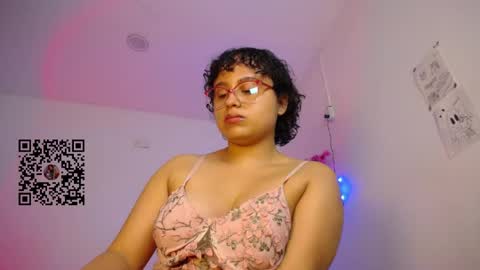 lou_cuteee online show from June 8, 3:51 am