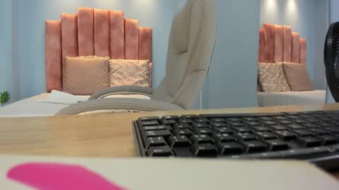  Lou Rosse  online show from December 13, 8:47 pm